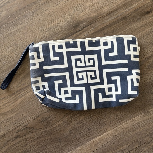 Donna Dixon large wristlet - Picture 4 of 6